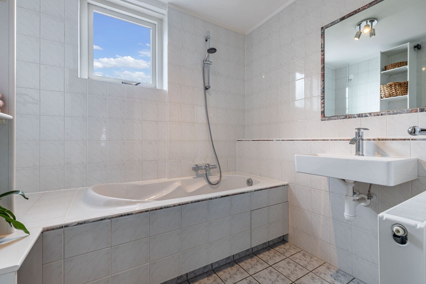 Tussenwoning te koop: Bunschotenlaan 36, Emmeloord
