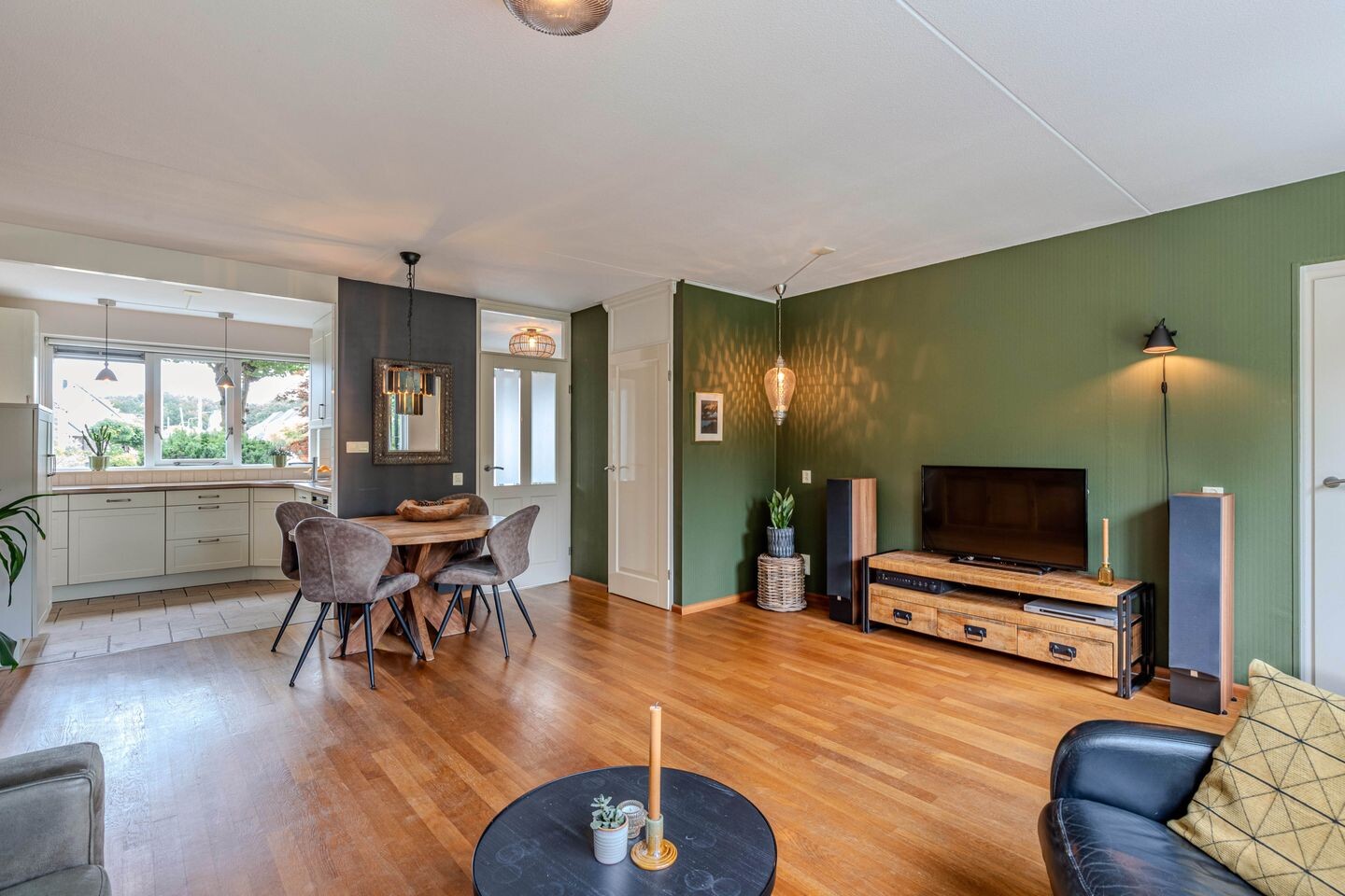 Tussenwoning te koop: Bunschotenlaan 36, Emmeloord