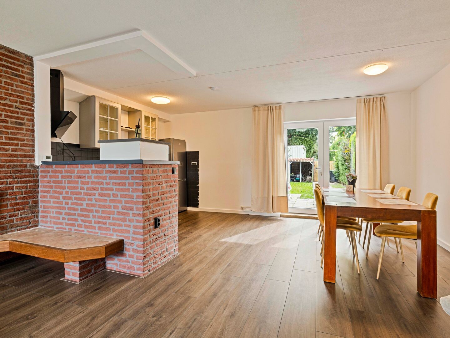 Tussenwoning te koop: Plaats 5, Rutten