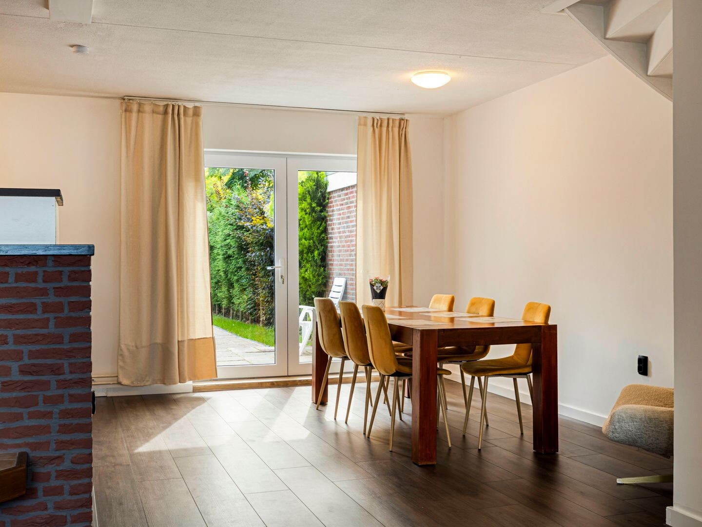 Tussenwoning te koop: Plaats 5, Rutten