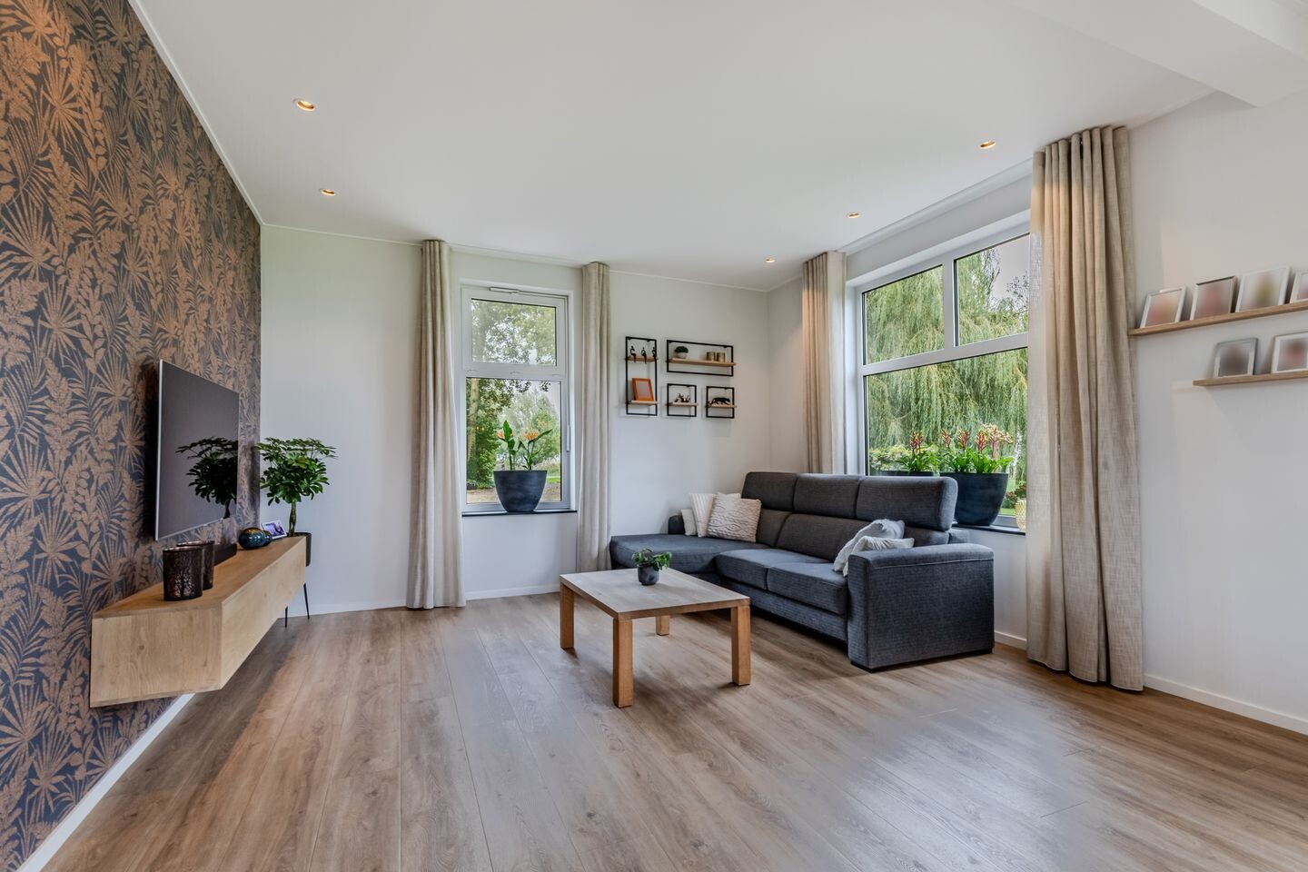 Appartement te koop: Uiterdijkenweg 36, Luttelgeest