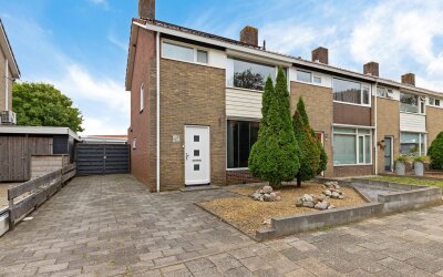Kampweg 21