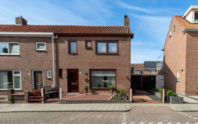 Zeeasterstraat 24
