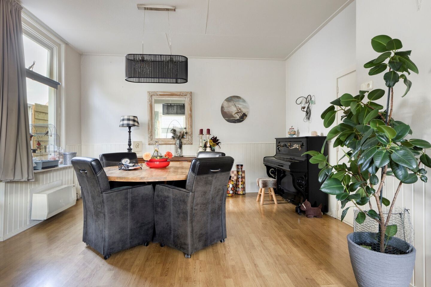 Twee-onder-één-kap te koop: Bisschopstraat 21, Vollenhove