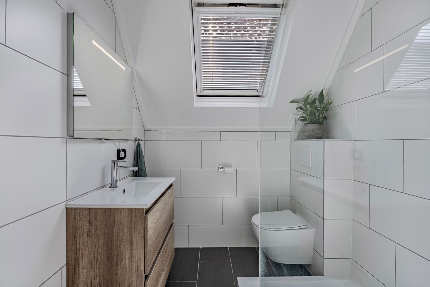 Twee-onder-één-kap te koop: Henric de Cranestraat 119, Kuinre