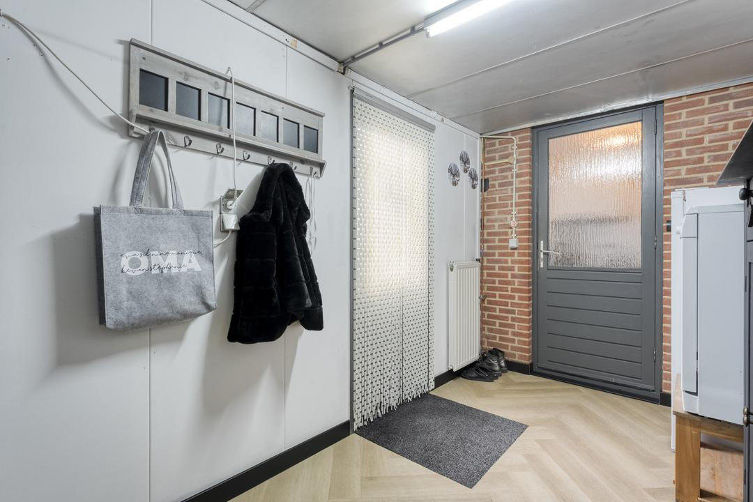Twee-onder-één-kap te koop: Koorncamp 7, Vledder