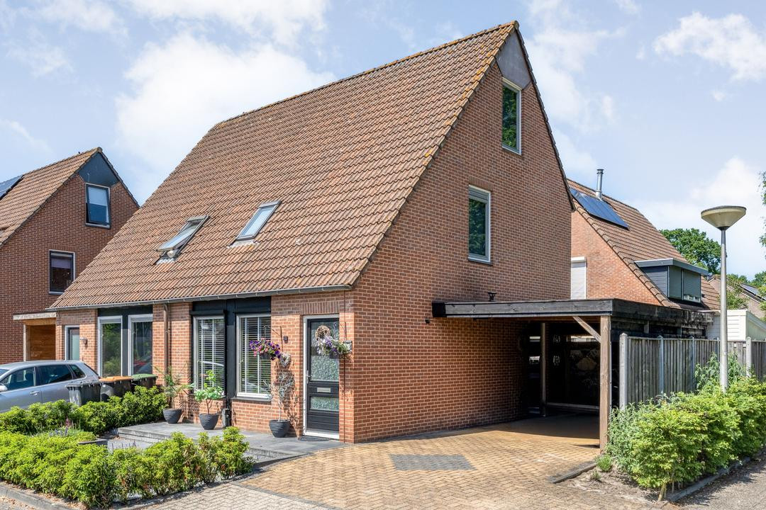 Twee-onder-één-kap te koop: Koorncamp 7, Vledder