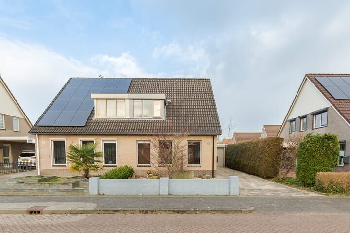 Twee-onder-één-kap te koop: De Kwekerije 41, Noordwolde