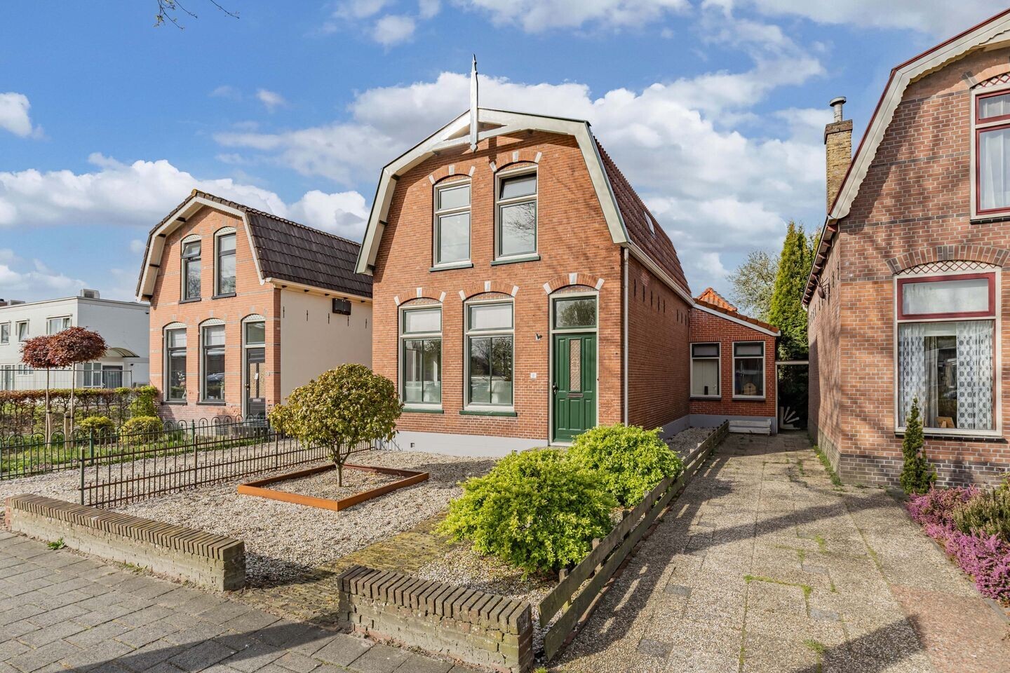 Vrijstaande woning te koop: Stationsweg 11, Gorredijk