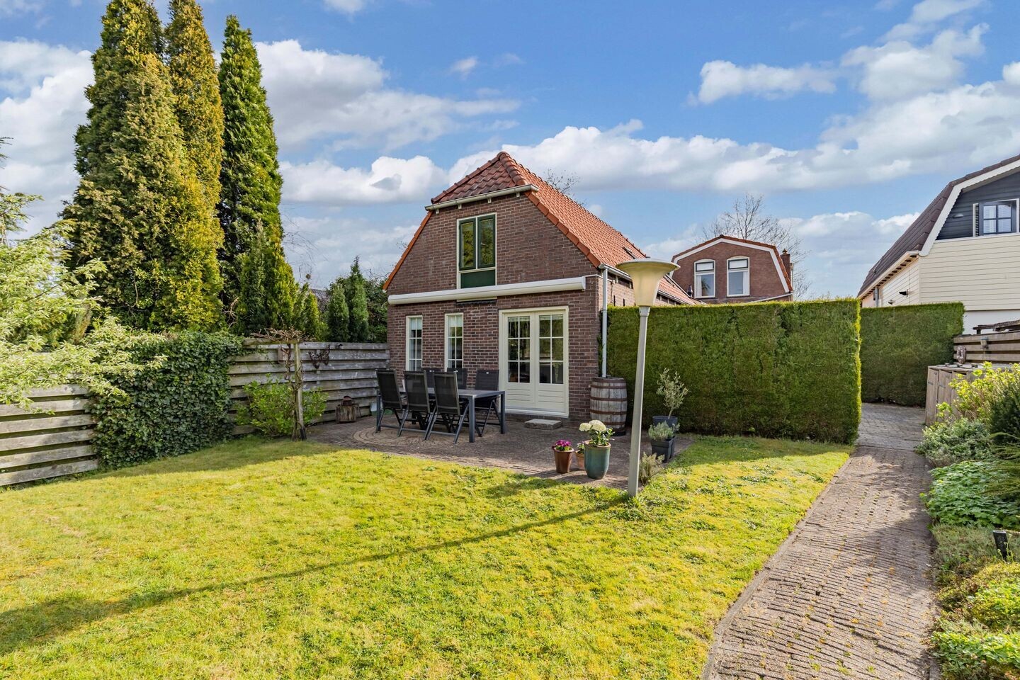Vrijstaande woning te koop: Stationsweg 11, Gorredijk