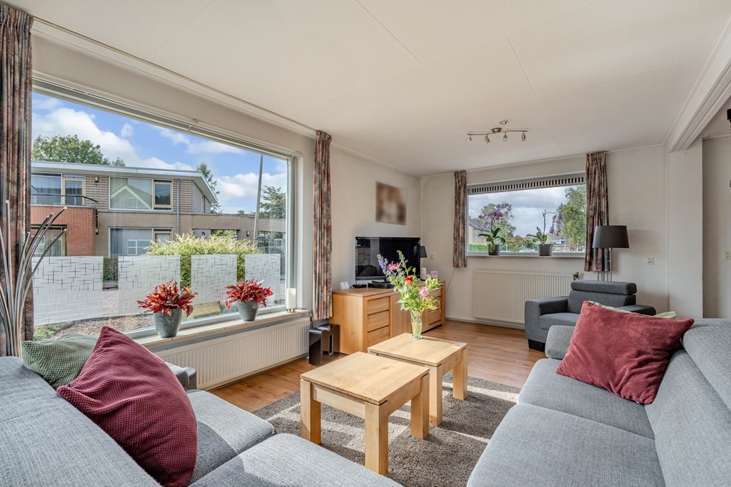 Vrijstaande woning te koop: Van der Veldestrjitte 6, Tijnje