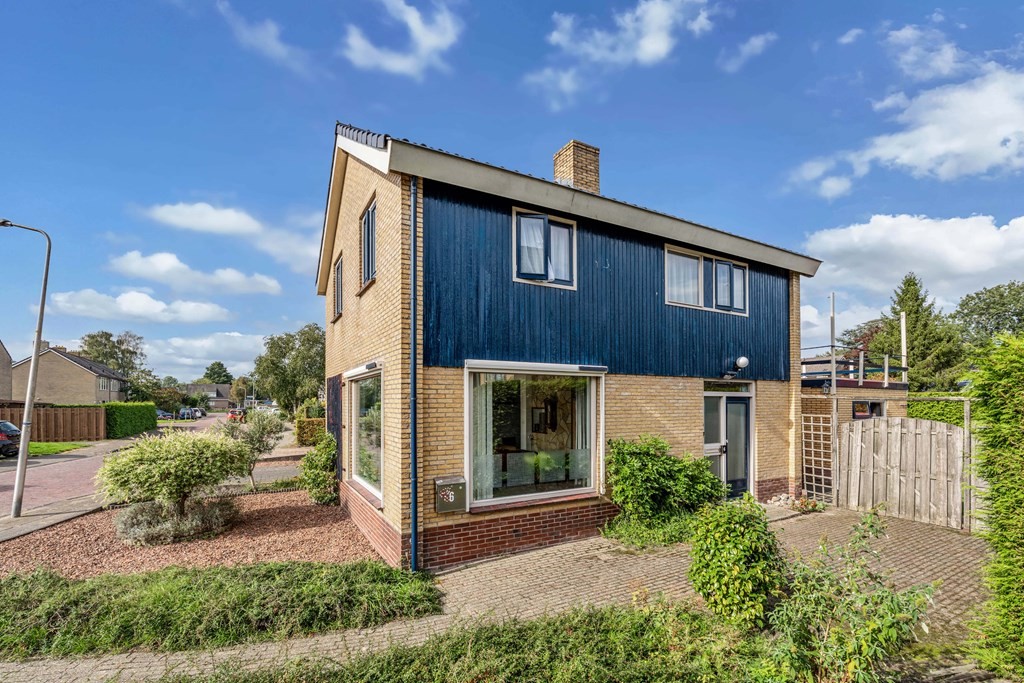Vrijstaande woning te koop: Van der Veldestrjitte 6, Tijnje