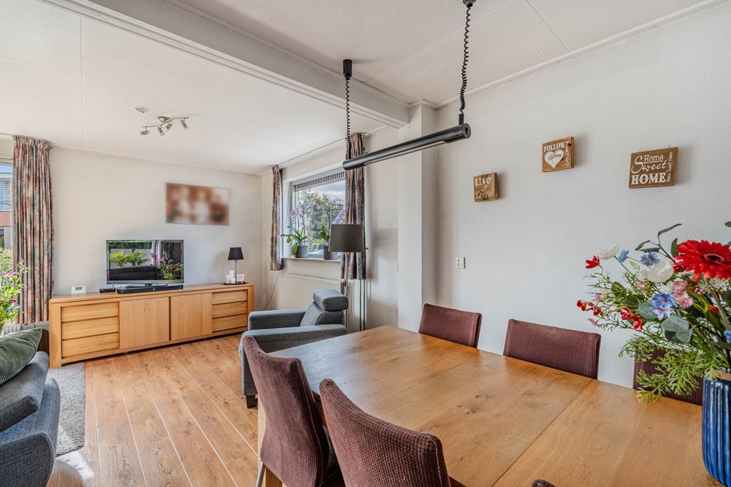 Vrijstaande woning te koop: Van der Veldestrjitte 6, Tijnje