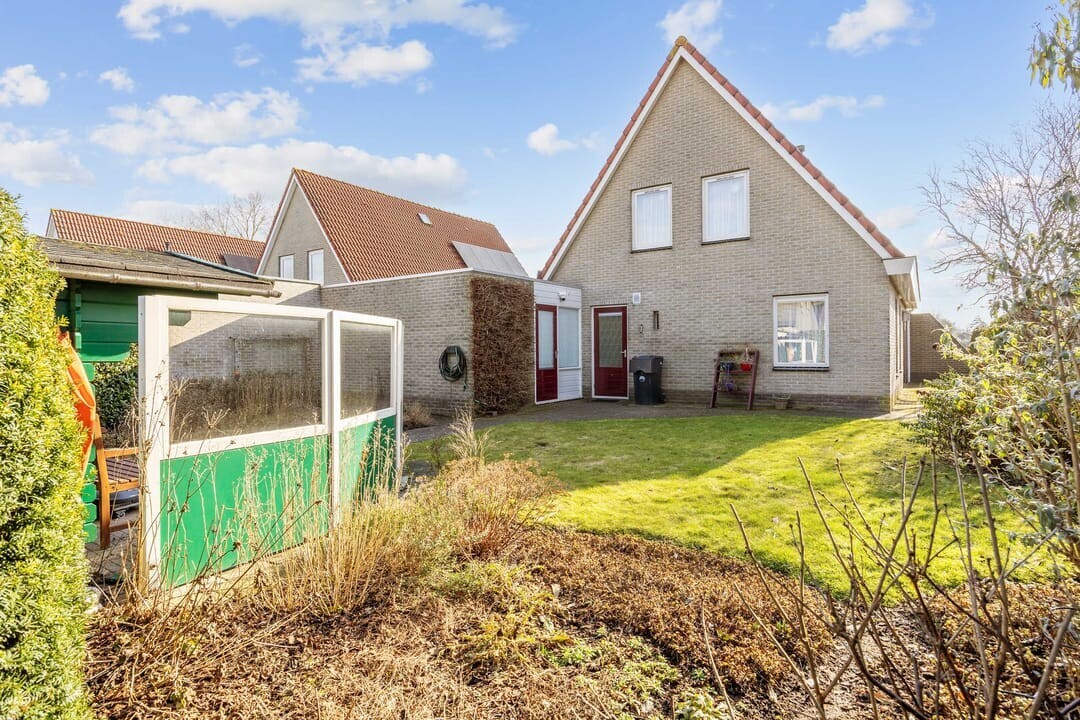 Twee-onder-één-kap te koop: Loswal 12, Haulerwijk