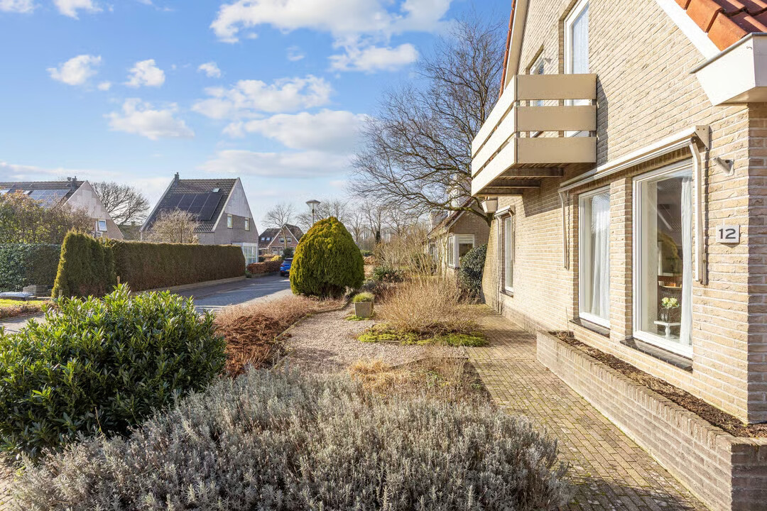 Twee-onder-één-kap te koop: Loswal 12, Haulerwijk