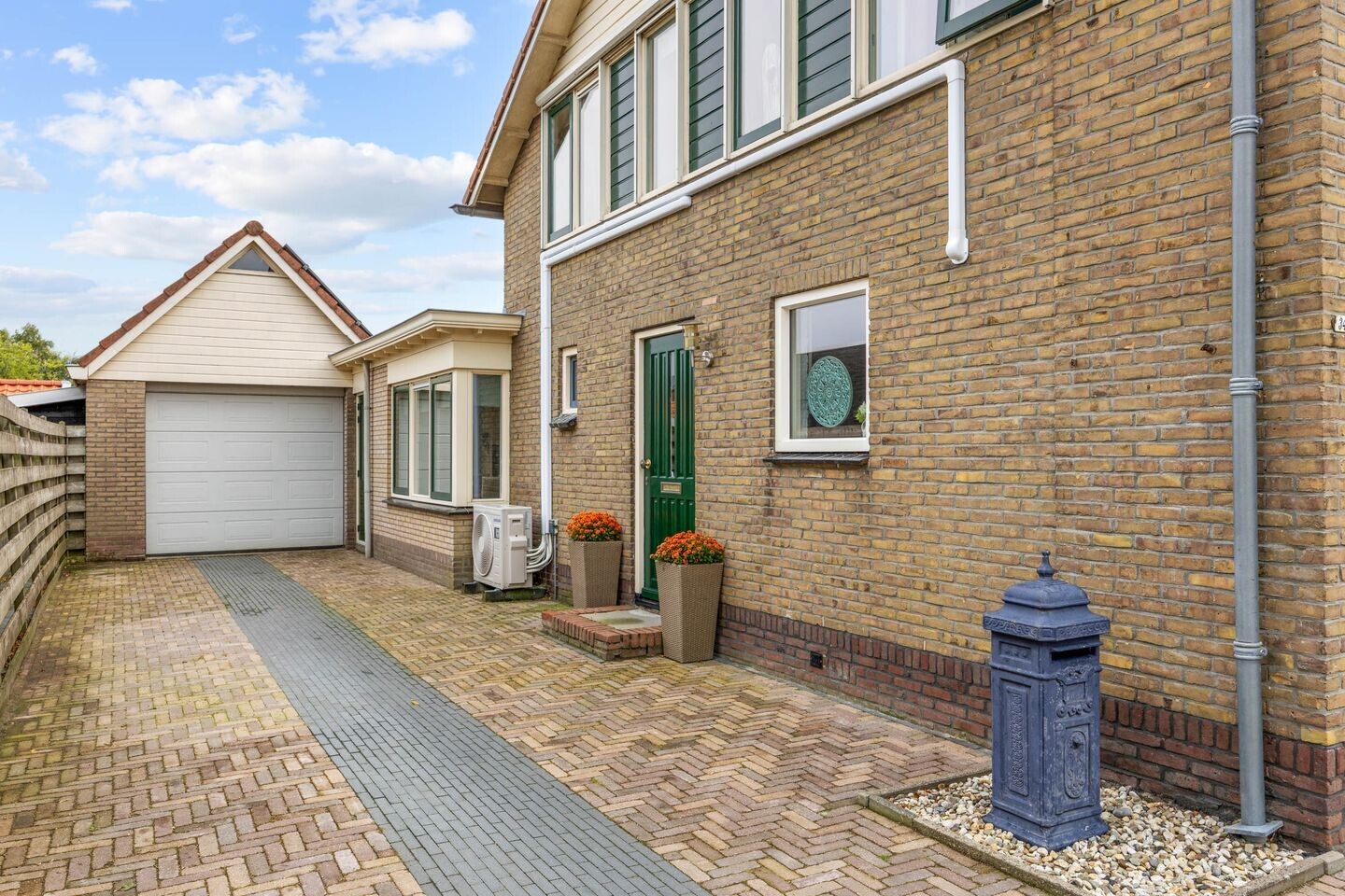 Twee-onder-één-kap te koop: Valckeniersweg 34, Haulerwijk