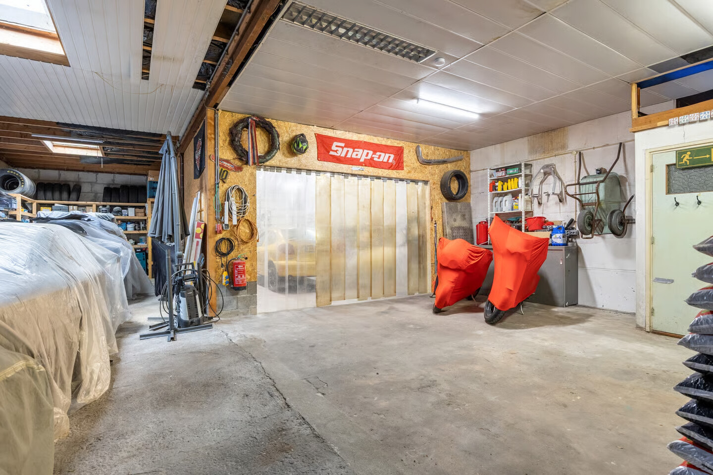 Twee-onder-één-kap te koop: Hoofdweg-Boven 3, Haulerwijk