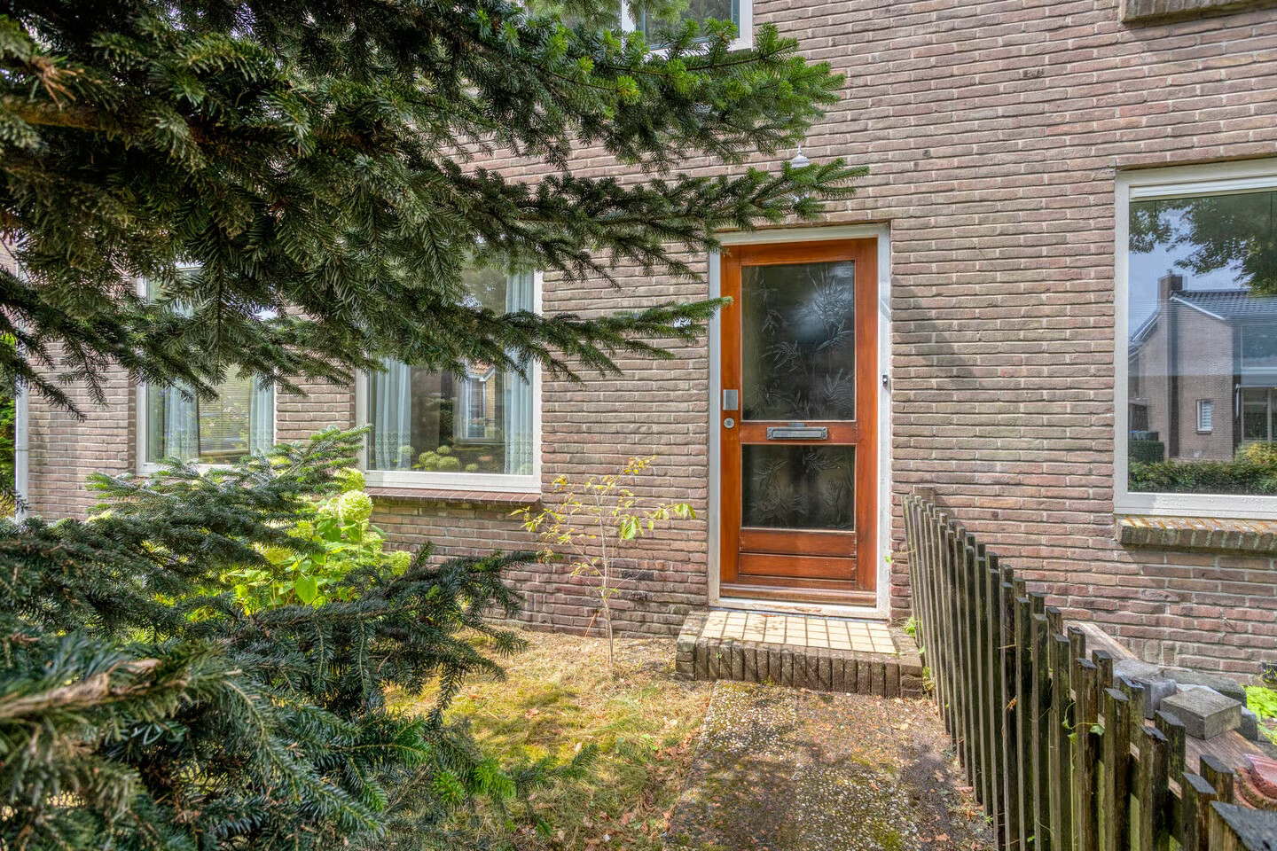 Twee-onder-één-kap te koop: Azaleastraat 5, Heerenveen