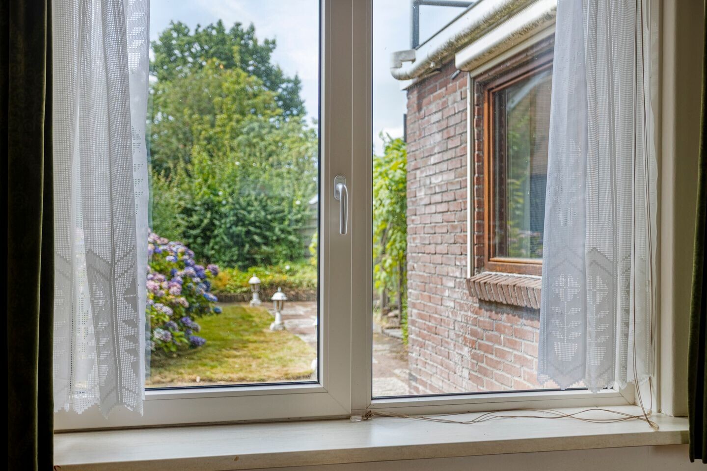 Twee-onder-één-kap te koop: Azaleastraat 5, Heerenveen