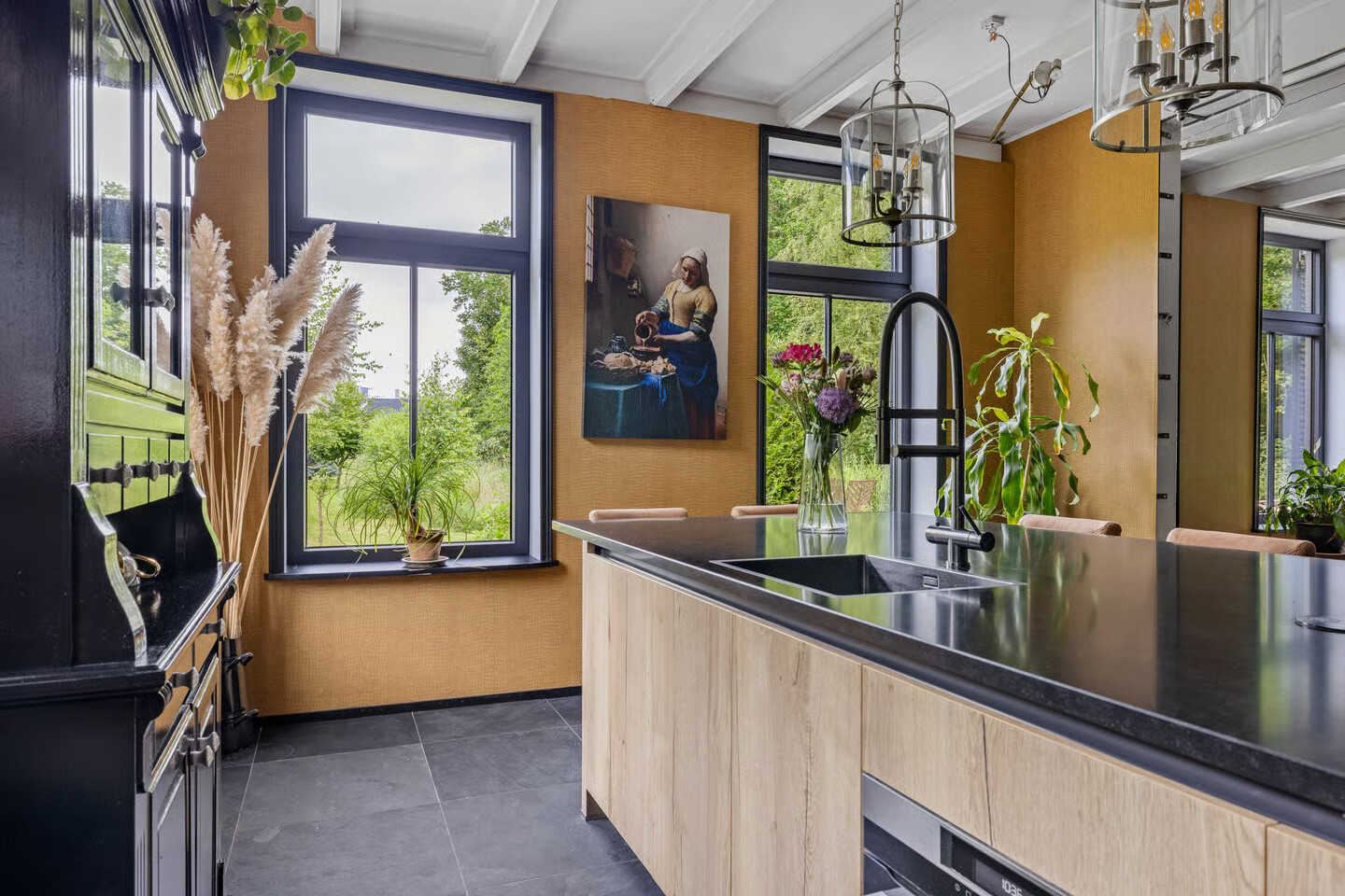 Vrijstaande woning te koop: Leeuwarderstraatweg 146, Heerenveen