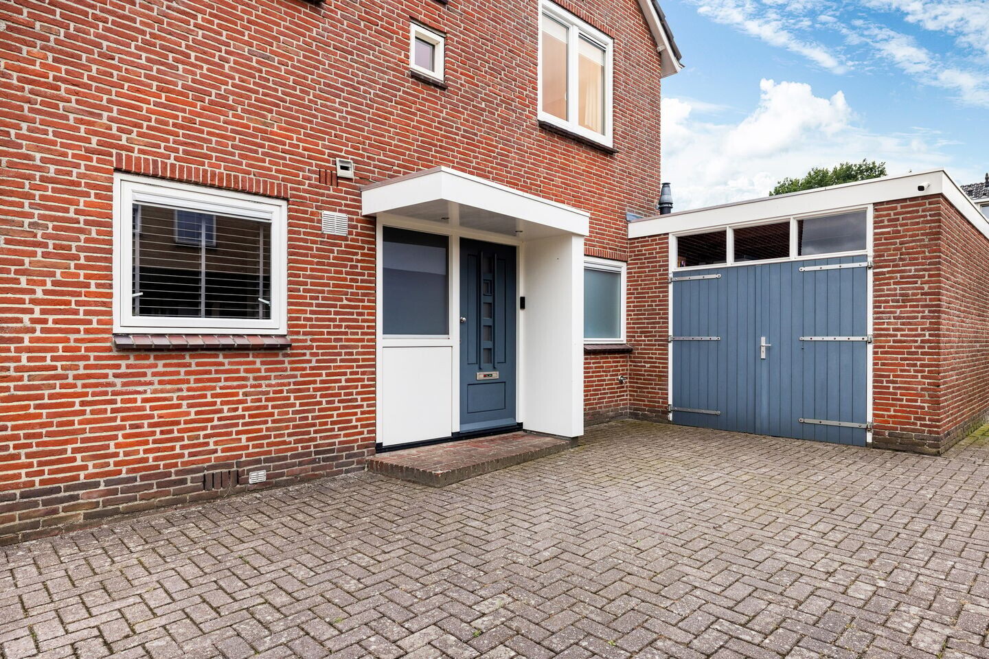Twee-onder-één-kap te koop: Meineszstraat 3, Heerenveen