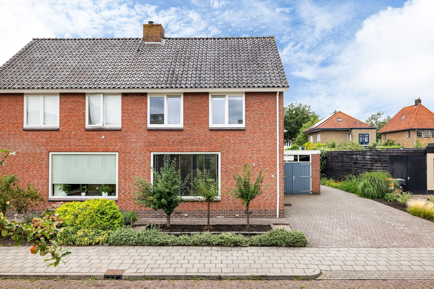 Twee-onder-één-kap te koop: Meineszstraat 3, Heerenveen