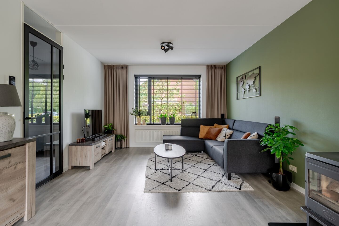 Tussenwoning te koop: Amelandlaan 102, Heerenveen