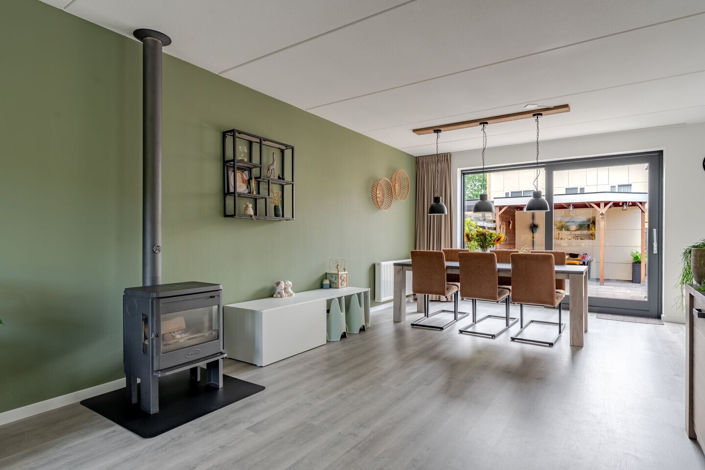 Tussenwoning te koop: Amelandlaan 102, Heerenveen