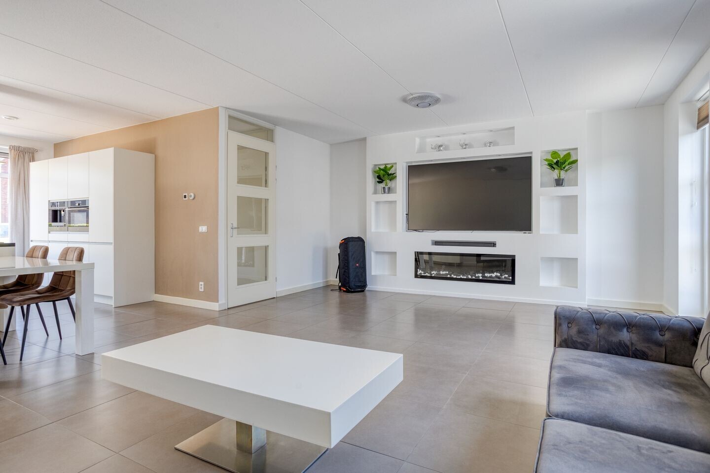 Hoekwoning te koop: Stadhouderlaan 49, Heerenveen