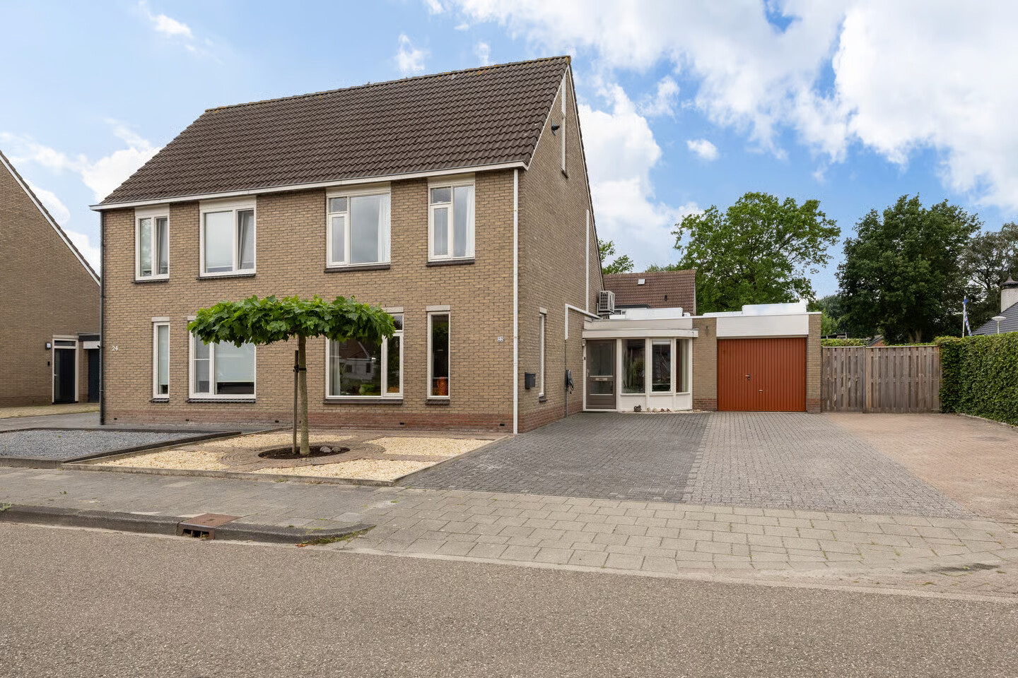 Twee-onder-één-kap te koop: Bremstraat 22, Wolvega