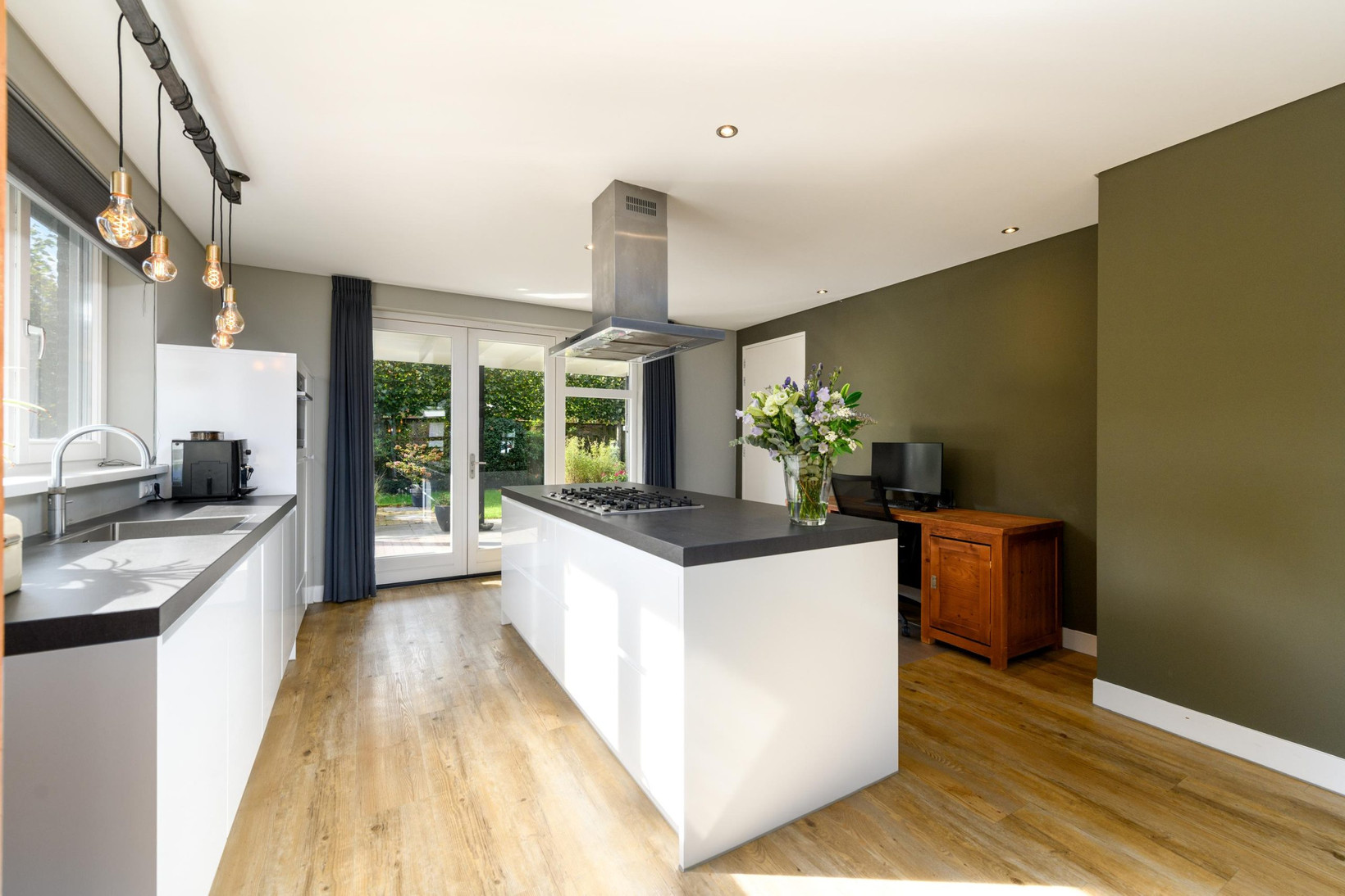 Vrijstaande woning te koop: Koninginnenpage 17, Wolvega