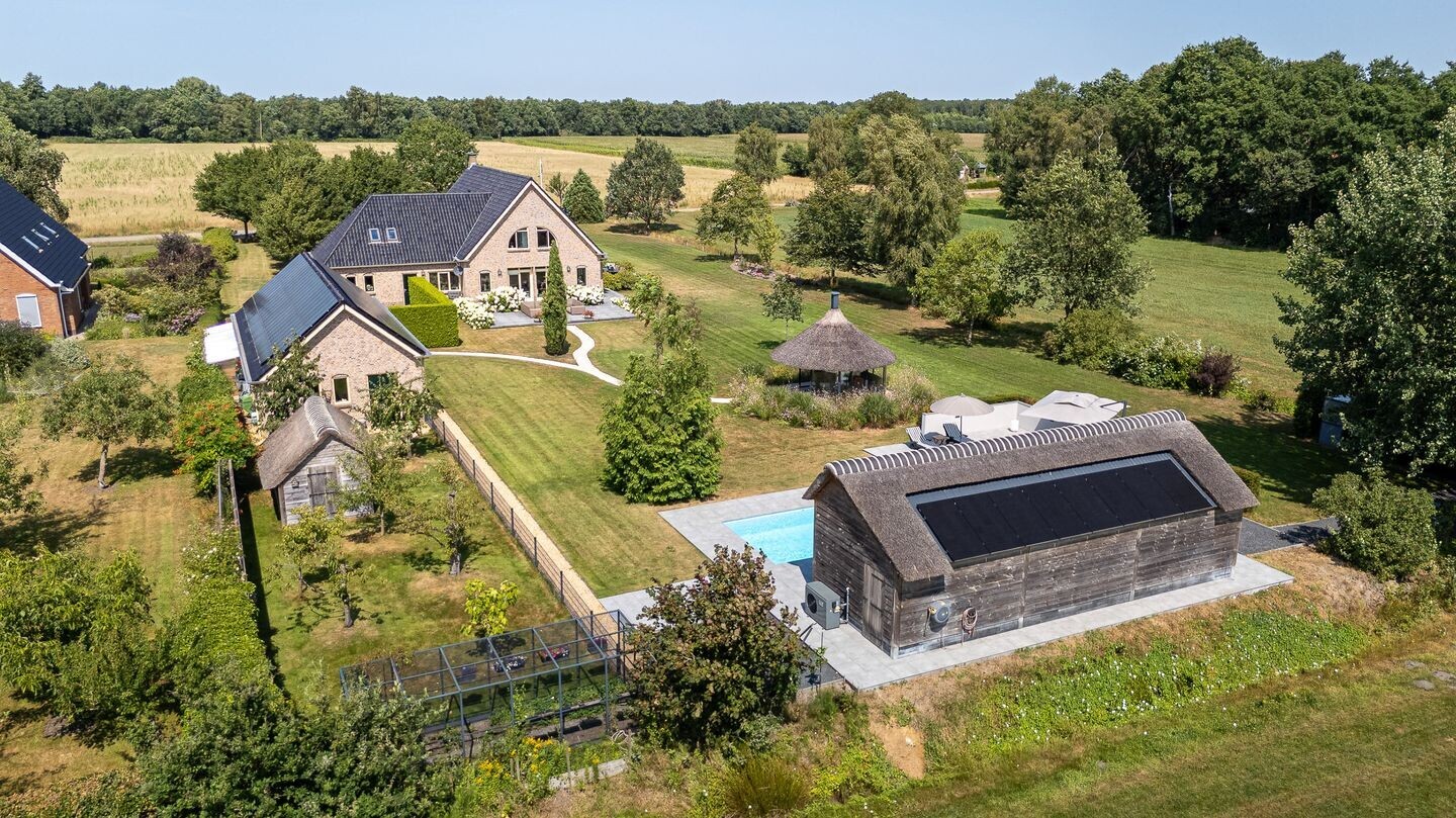Vrijstaande woning te koop: Binnenweg 10A, Nijeholtpade