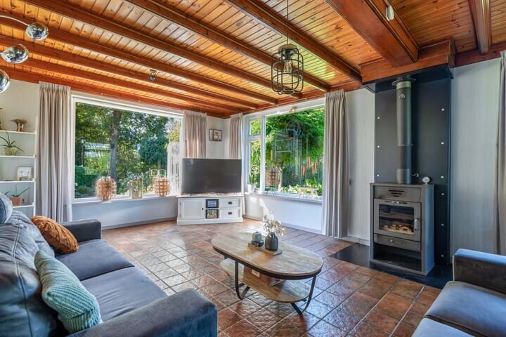 Vrijstaande woning te koop: Heerenveenseweg 210, Nijeholtwolde