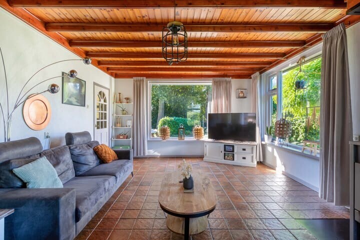 Vrijstaande woning te koop: Heerenveenseweg 210, Nijeholtwolde