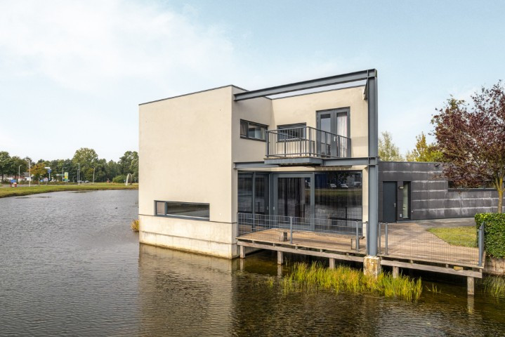 Vrijstaande woning te koop: Oer de Feart 161, Joure