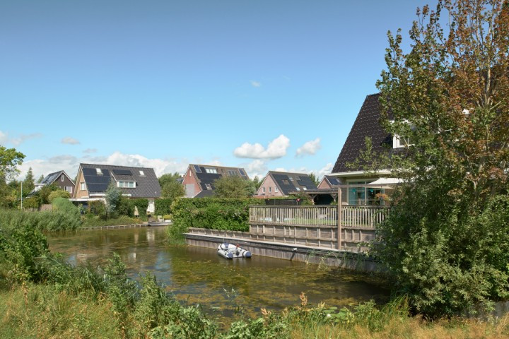 Vrijstaande woning te koop: De Ekster 1, Joure