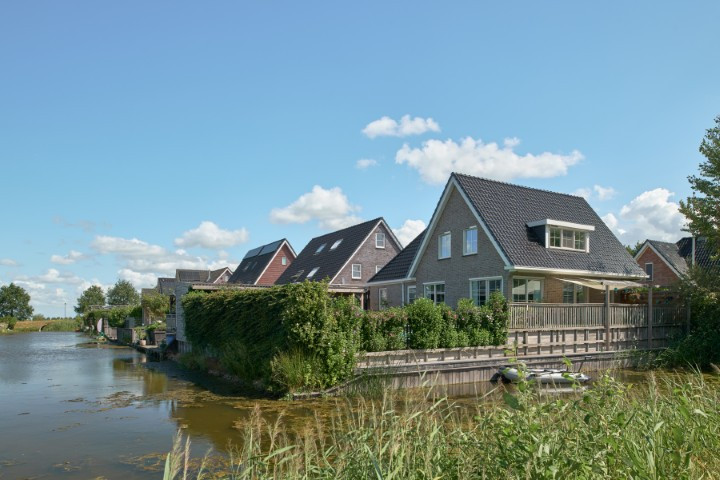Vrijstaande woning te koop: De Ekster 1, Joure