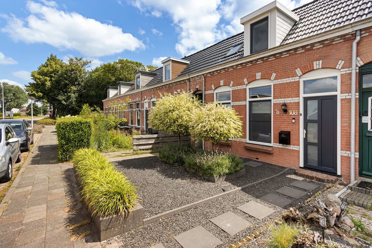 Tussenwoning te koop: Hollandiastraat 108, Scharsterbrug