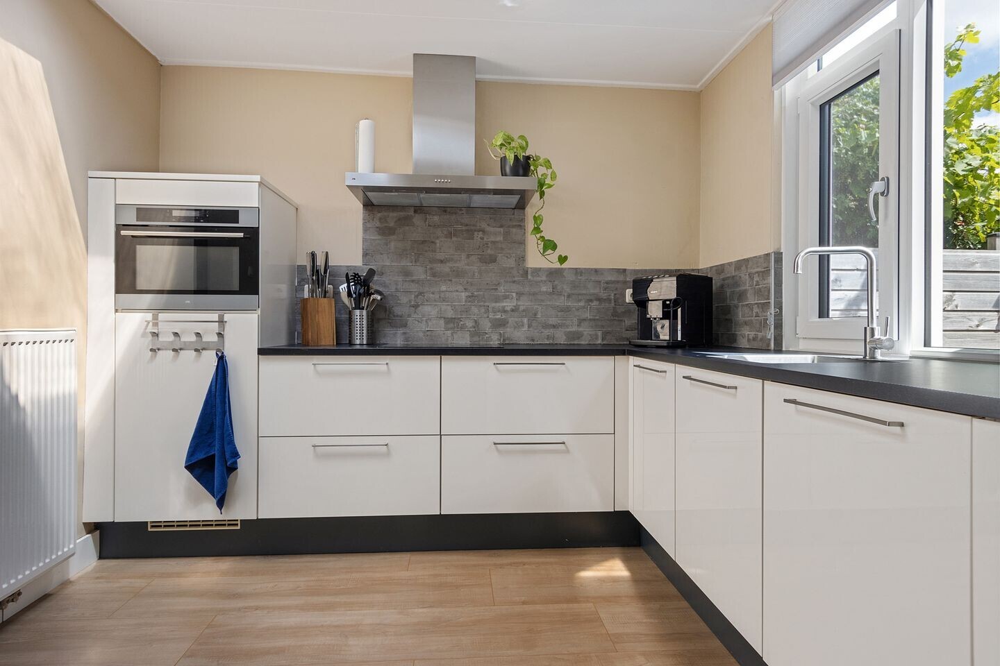 Tussenwoning te koop: Hollandiastraat 108, Scharsterbrug