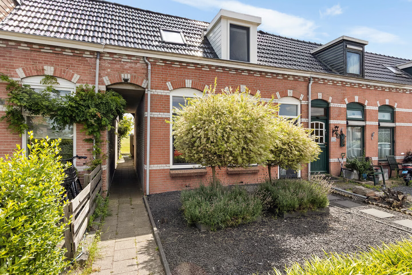 Tussenwoning te koop: Hollandiastraat 108, Scharsterbrug