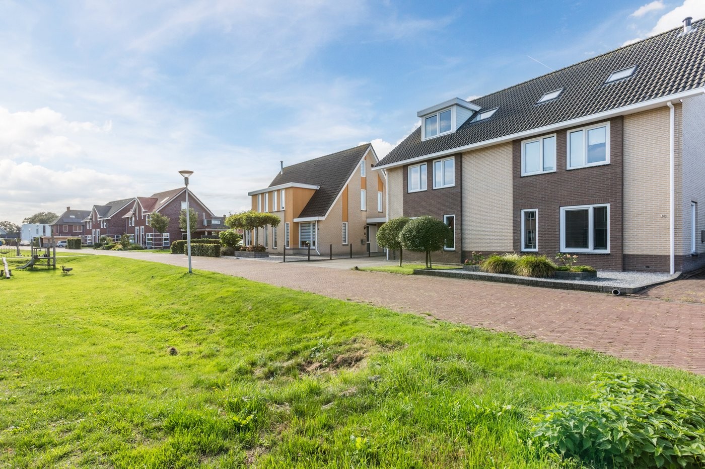 Twee-onder-één-kap te koop: Elzehôf 13, Lemmer