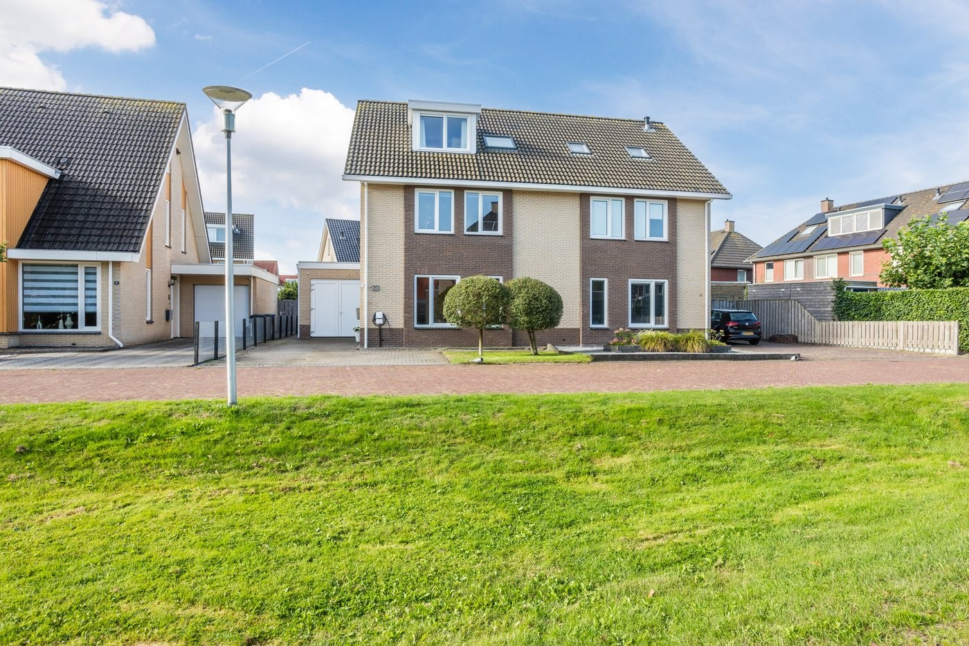 Twee-onder-één-kap te koop: Elzehôf 13, Lemmer