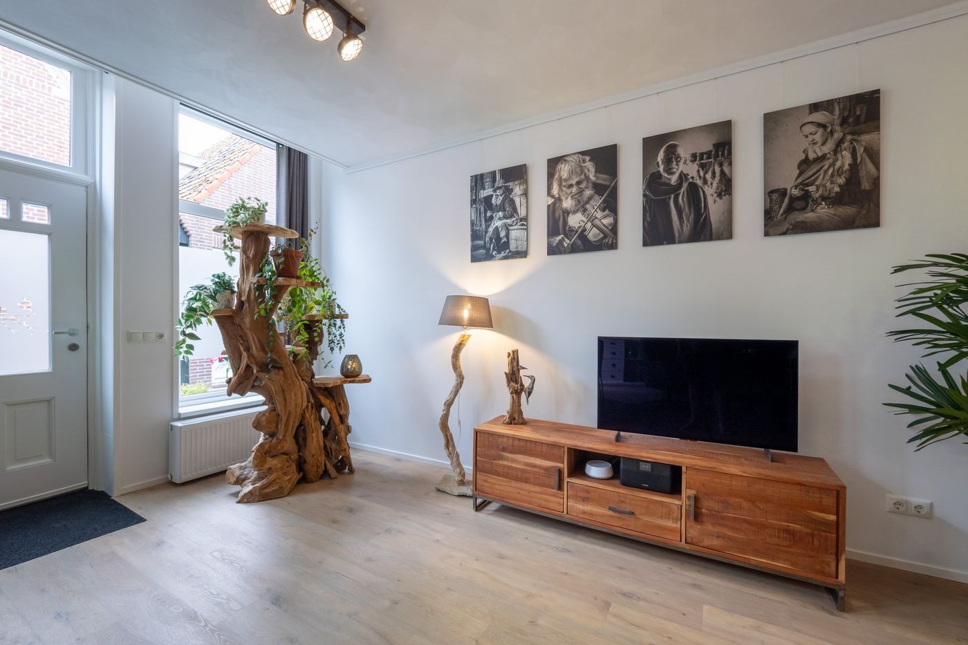 Vrijstaande woning te koop: Midstrjitte 34, Woudsend