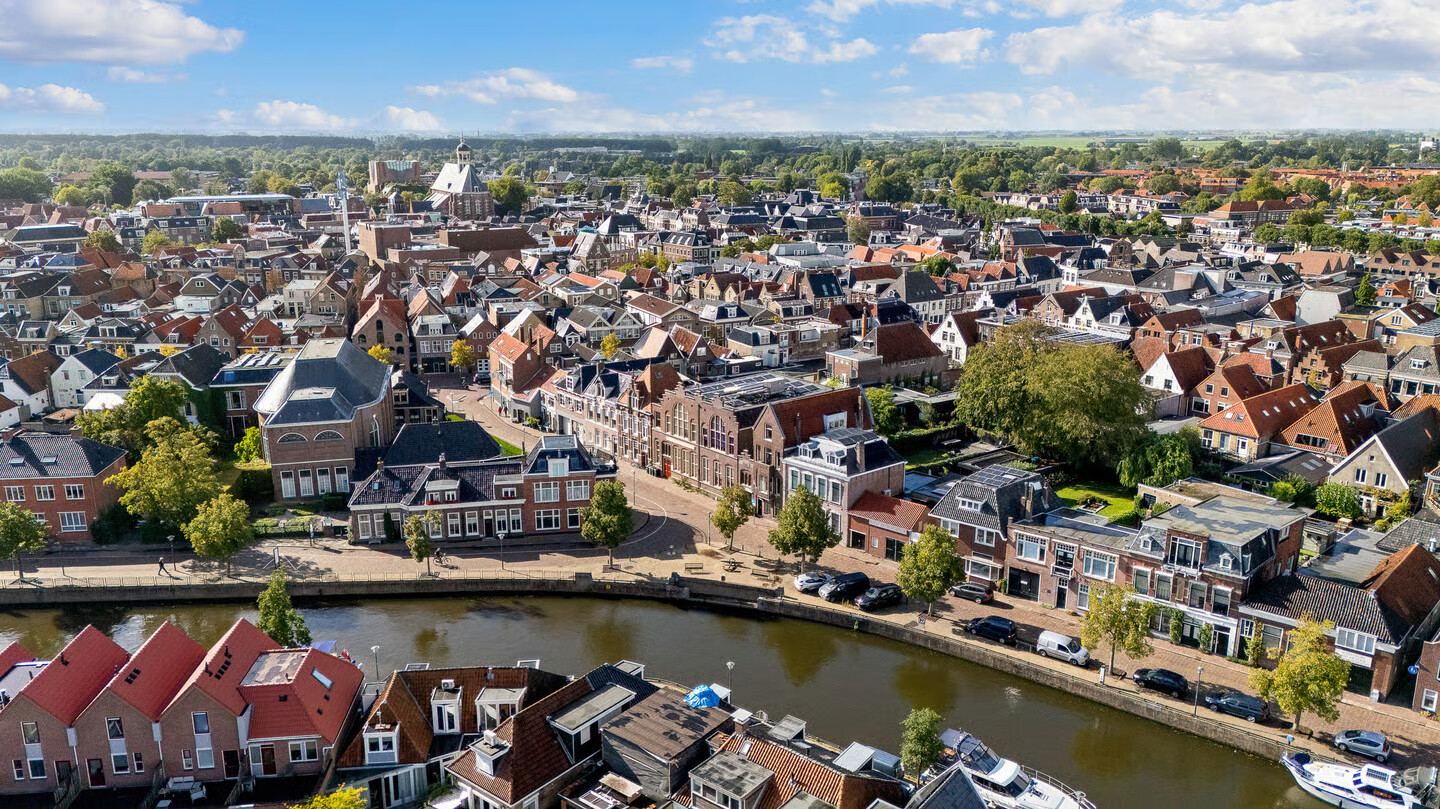 Hoekwoning te koop: Bothniakade 1, Sneek