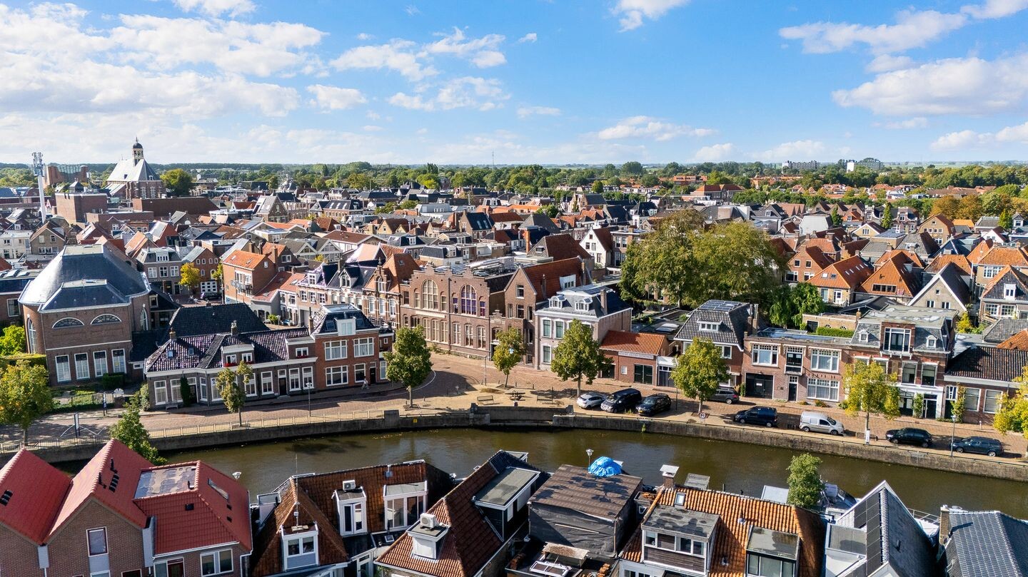 Hoekwoning te koop: Bothniakade 1, Sneek