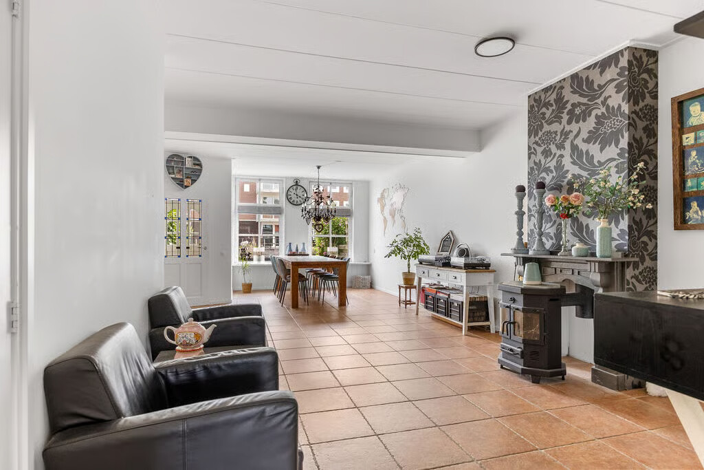 Tussenwoning te koop: Geeuwkade 48, Sneek