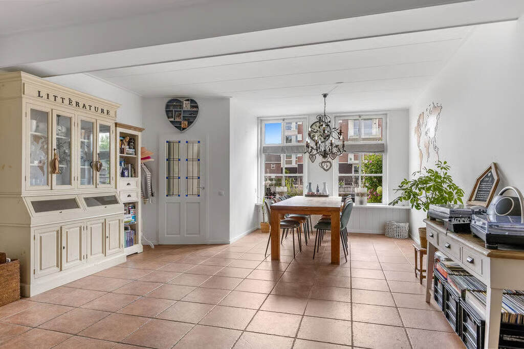 Tussenwoning te koop: Geeuwkade 48, Sneek