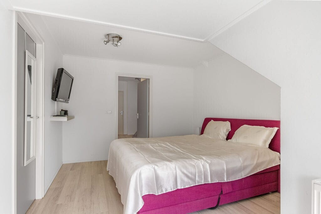 Tussenwoning te koop: Geeuwkade 48, Sneek