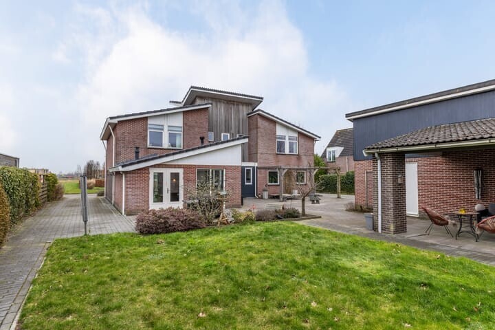 Vrijstaande woning te koop: Oosterom 10, Sneek