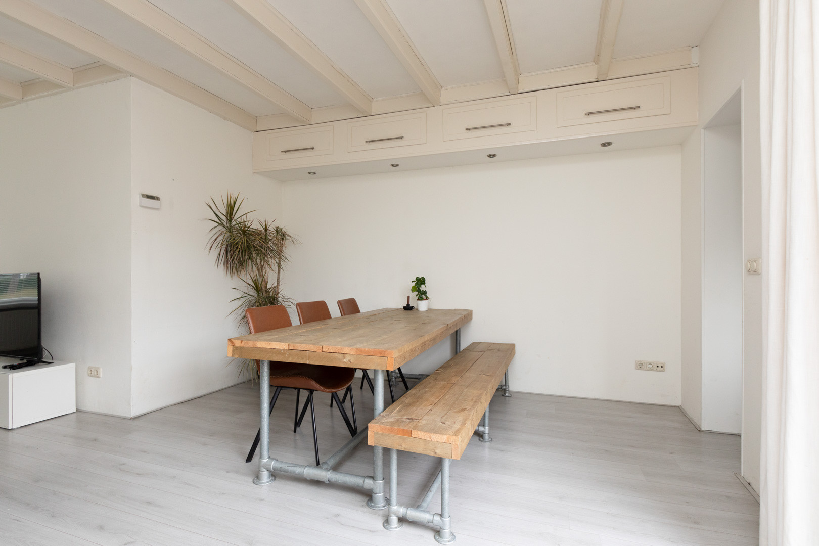 Tussenwoning te koop: Kapelstraat 33, Sneek